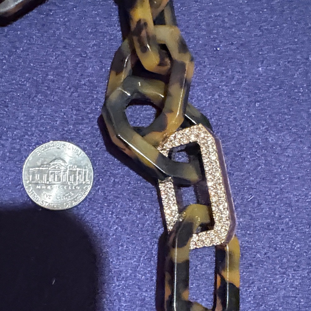 Tortoiseshell Link Necklace with Crystal Accents - Women Jewelry - Picture 3 of 4